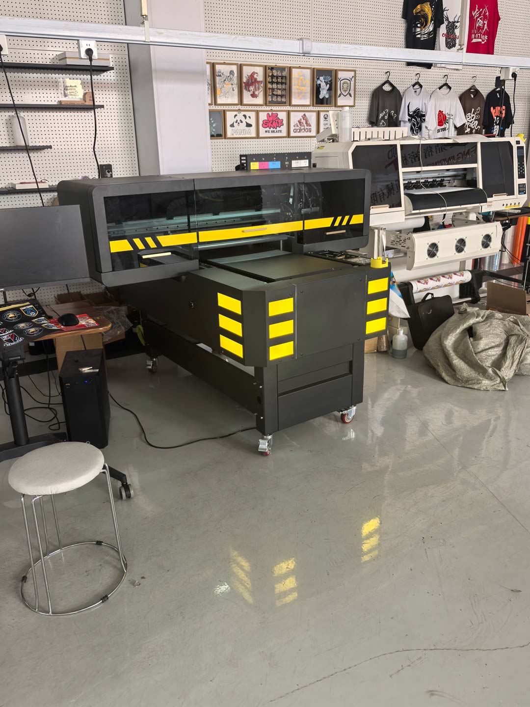 6090 UV Flatbed & Cylindrical Printer | 1200dpi | 180mm Height | 360° Rotary Printing